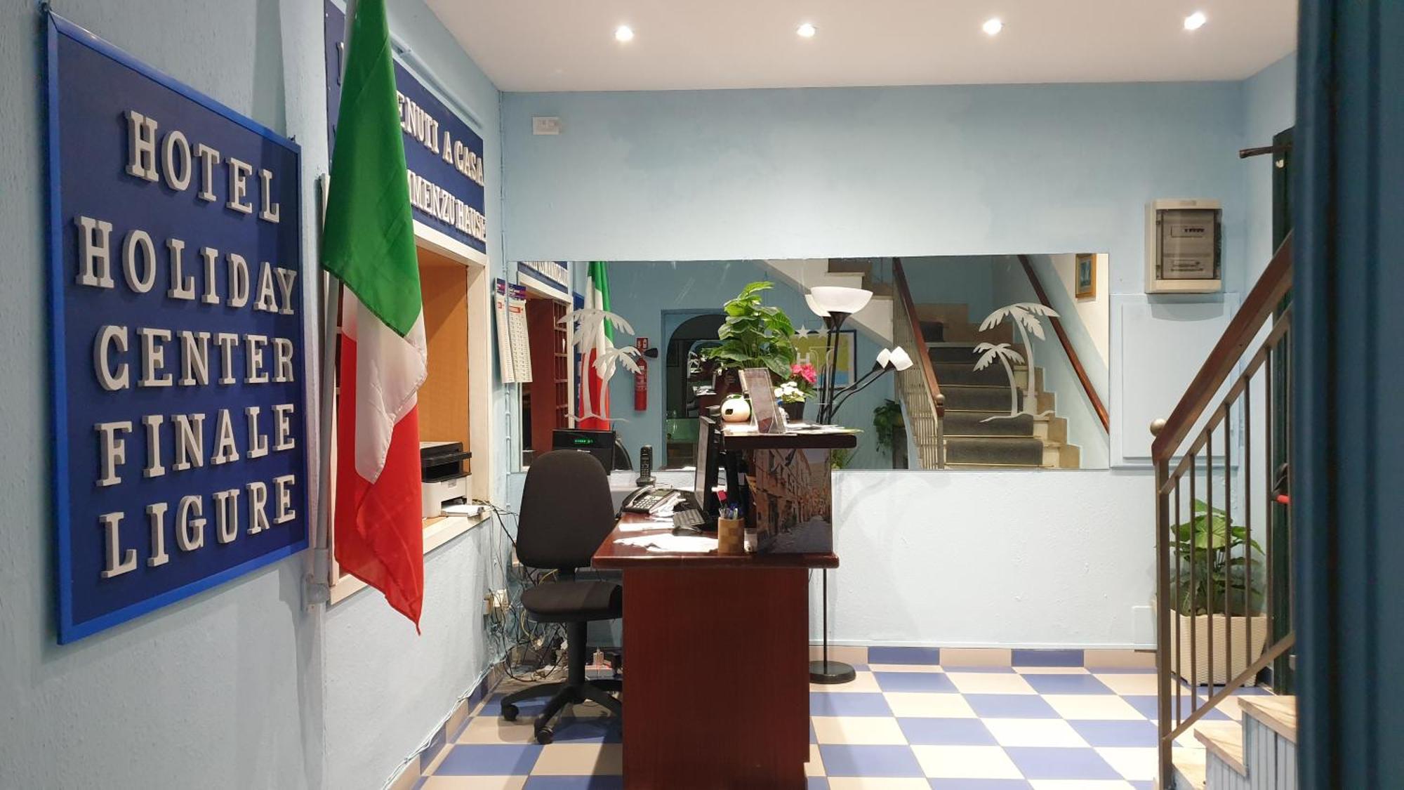 Piccolo Hotel Holiday Center Finale Ligure Exterior foto